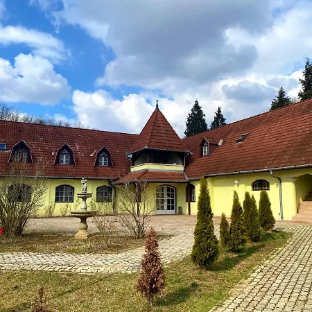 Deseda Vendeghaz Guest house *