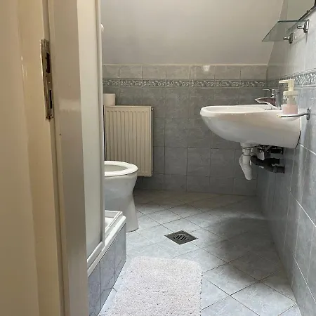 Deseda Vendeghaz Guest house *